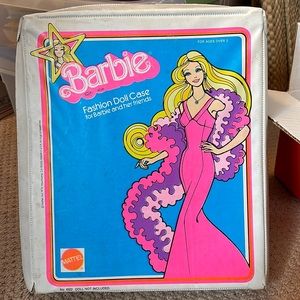 1976 Barbie fashion doll case